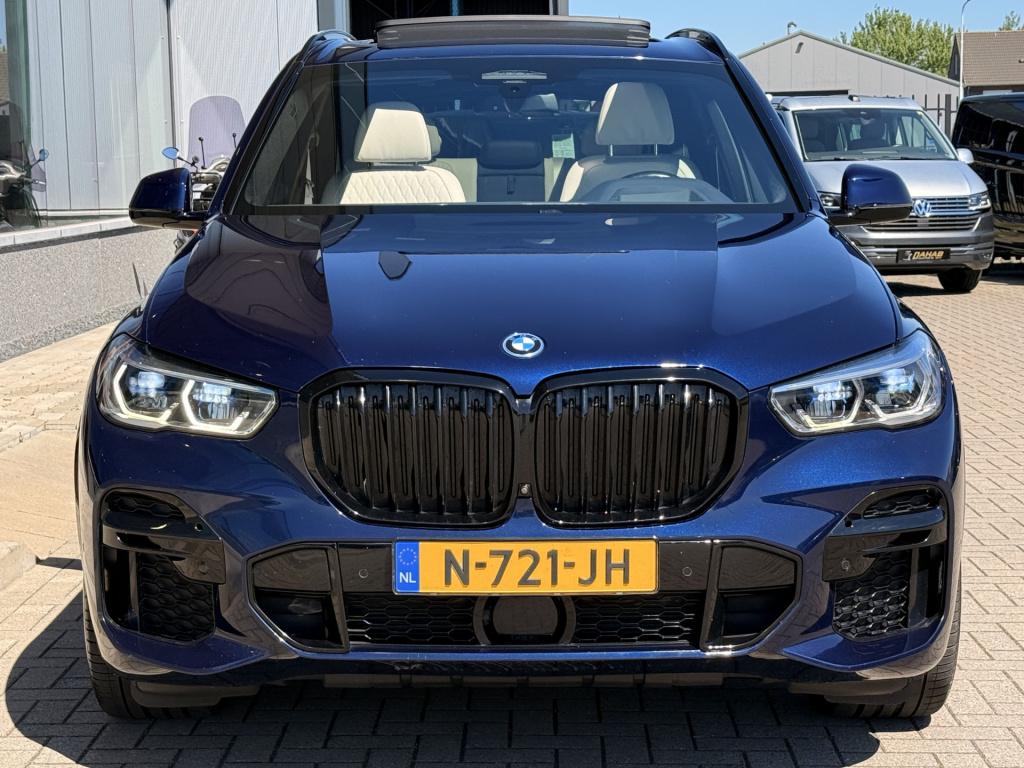 BMW X5 xdrive45e m-sport individual | b&o | sky lounge | luchtvering | mass
