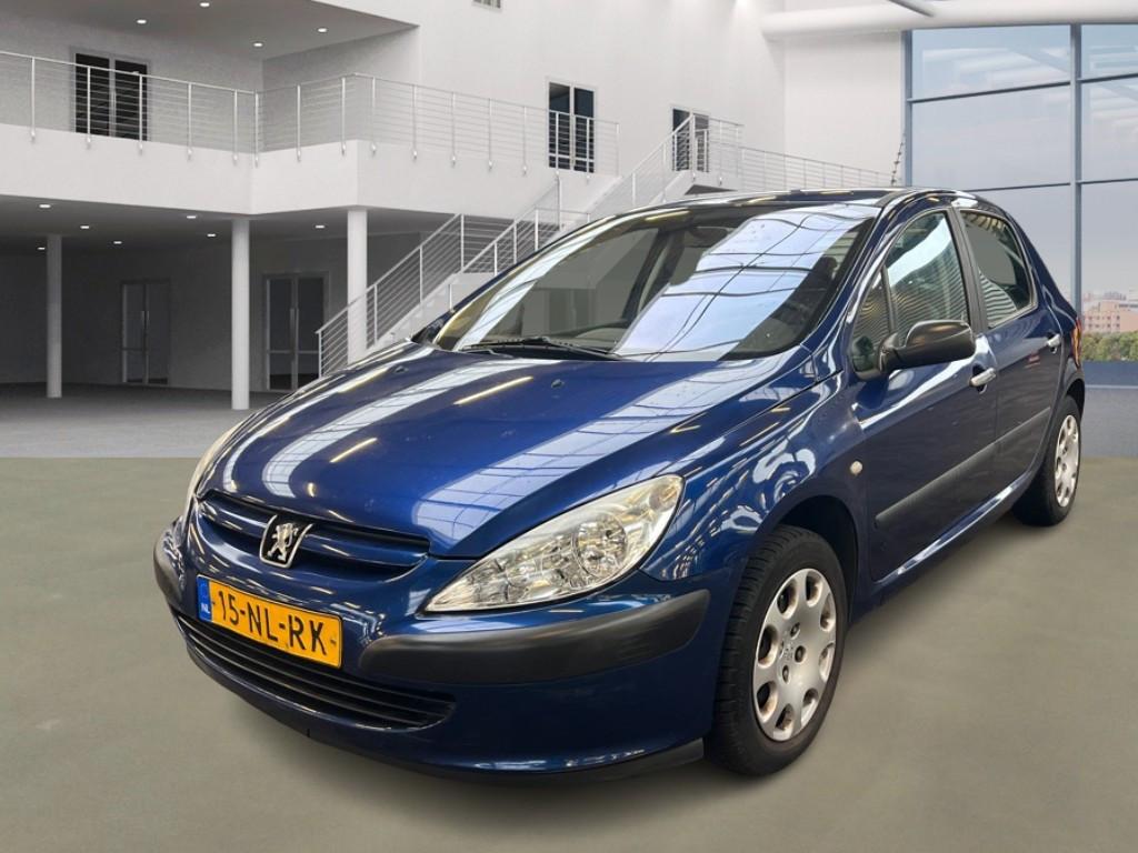 Peugeot 307-2004-5 deuren-trekhaak-radio/cd speler-igst-nw. apk-1250,=