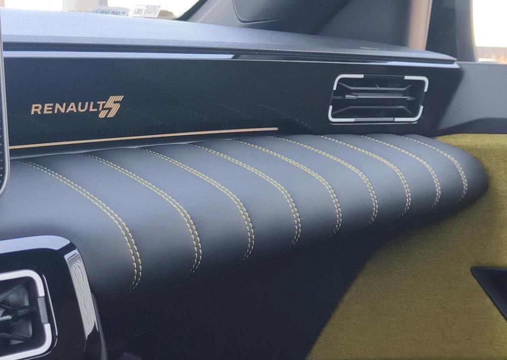 Renault 5 comfort range iconic cinq 52 kwh - demo / v2g pack safety & advan