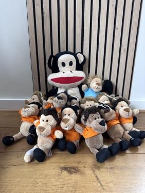 Compleet knuffel-elftal GRATIS