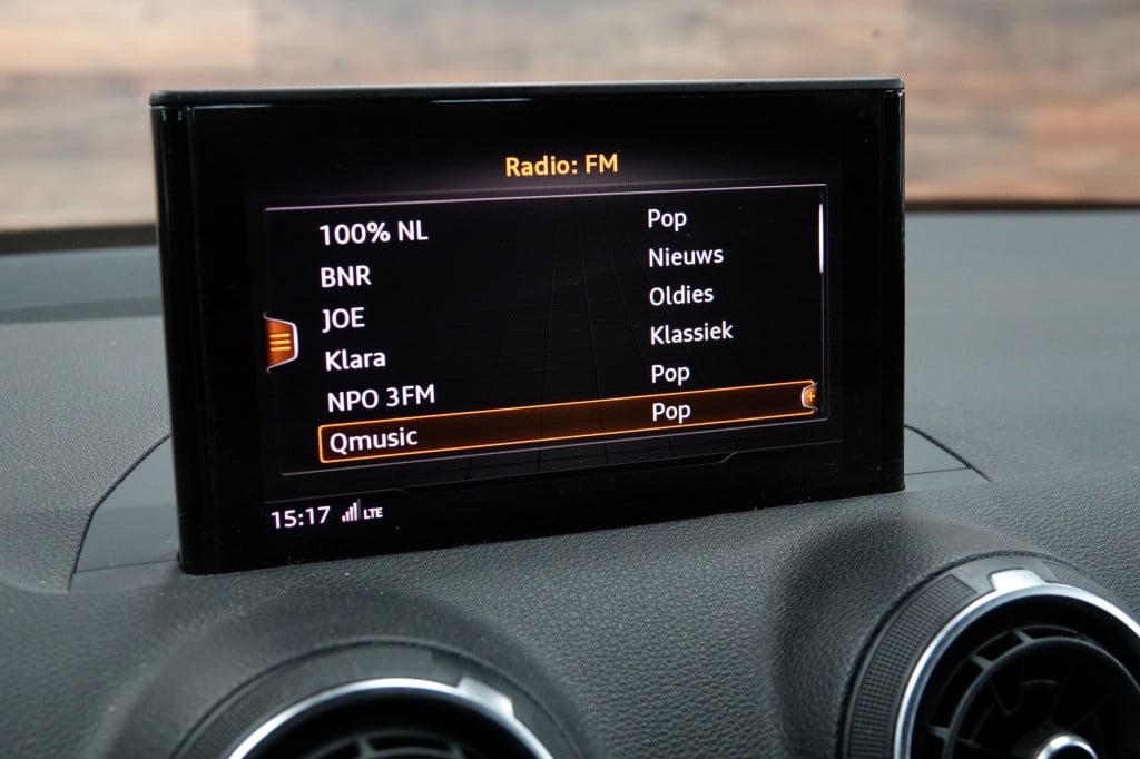 Audi Q2 30 tfsi sport | acc | led | pdc | parkassist |