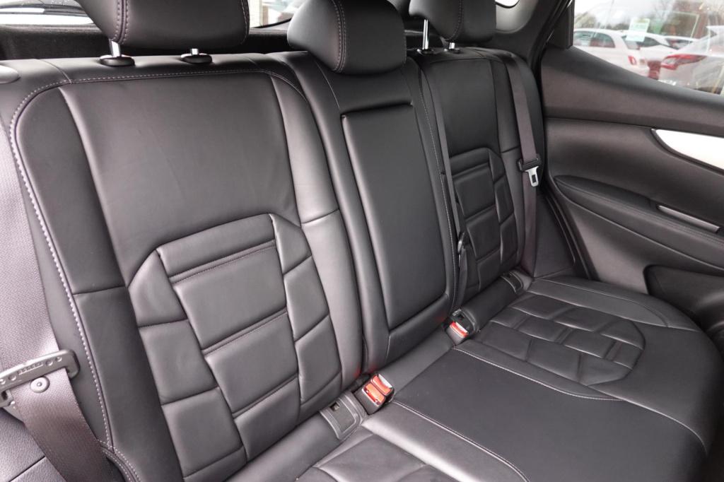 Nissan Qashqai 1.2 tekna +