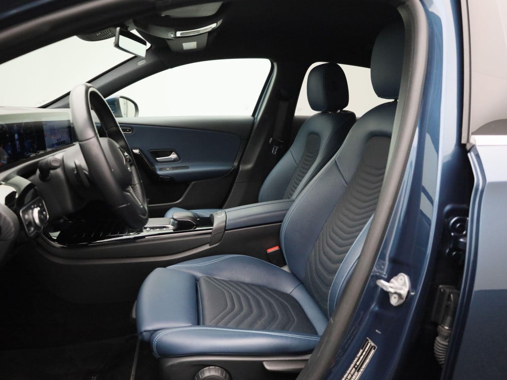 Mercedes-Benz A-Klasse 200 business solution plus | automaat | half leder |