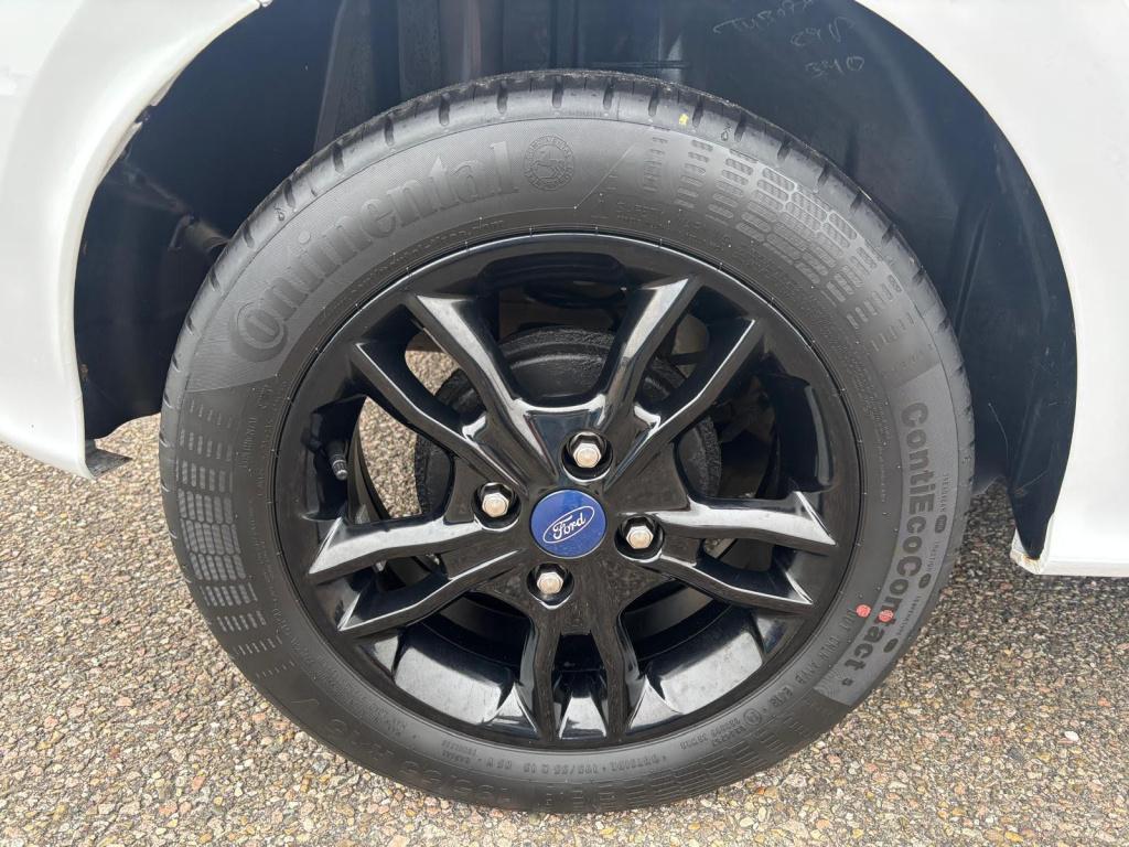 Ford KA ka+ 1.2 85pk black & white, stoelverwarming, voorruitverwarming, se