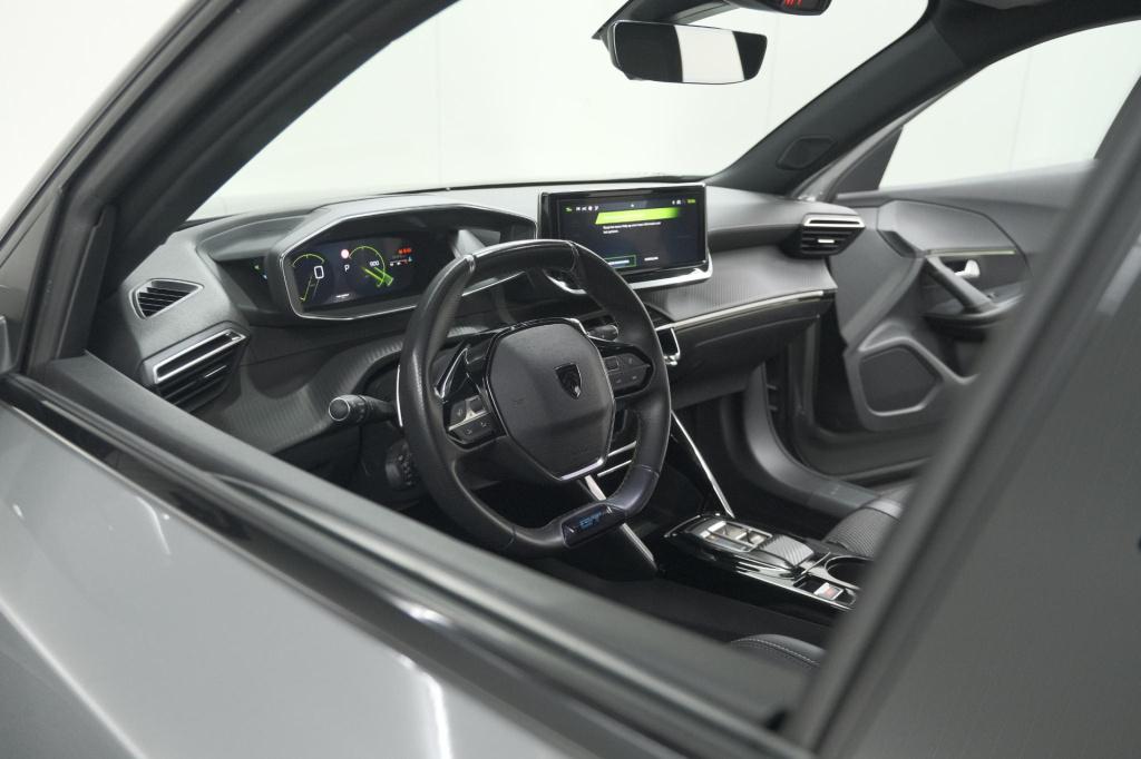 Peugeot 2008 puretech 130 eat8 gt | 360 camera | dodehoekdetectie | apple c
