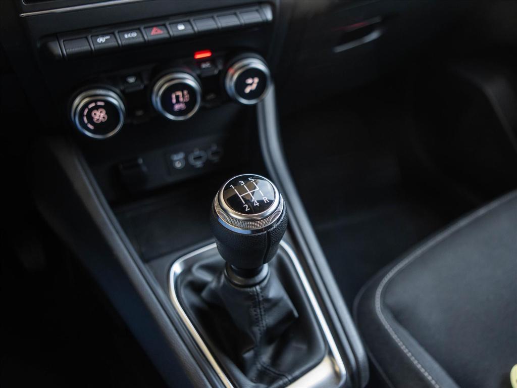 Renault Captur tce 100 intens | trekhaak | navi full map | bluetooth | appl