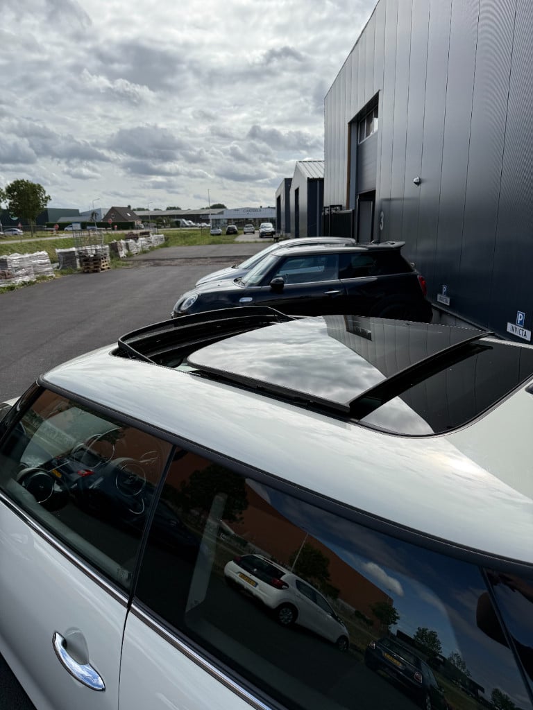 Mini Cooper 1.5 - chili - pano