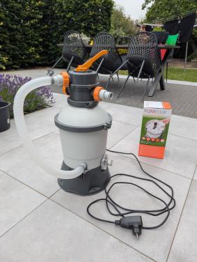 Bestway Flowclear zandfilterpomp + Polyspehere