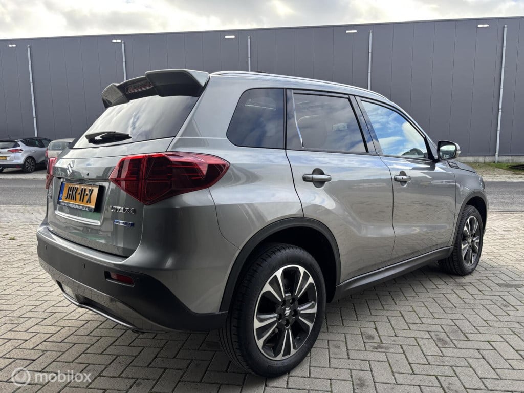 Suzuki Vitara 1.4 boosterjet style smart hybrid
