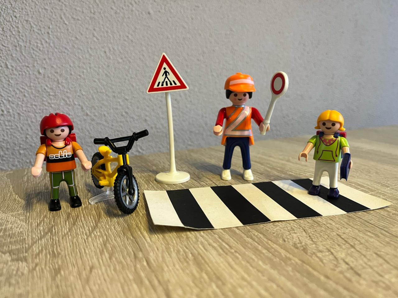 Playmobil; verkeersbegeleider met kinderen