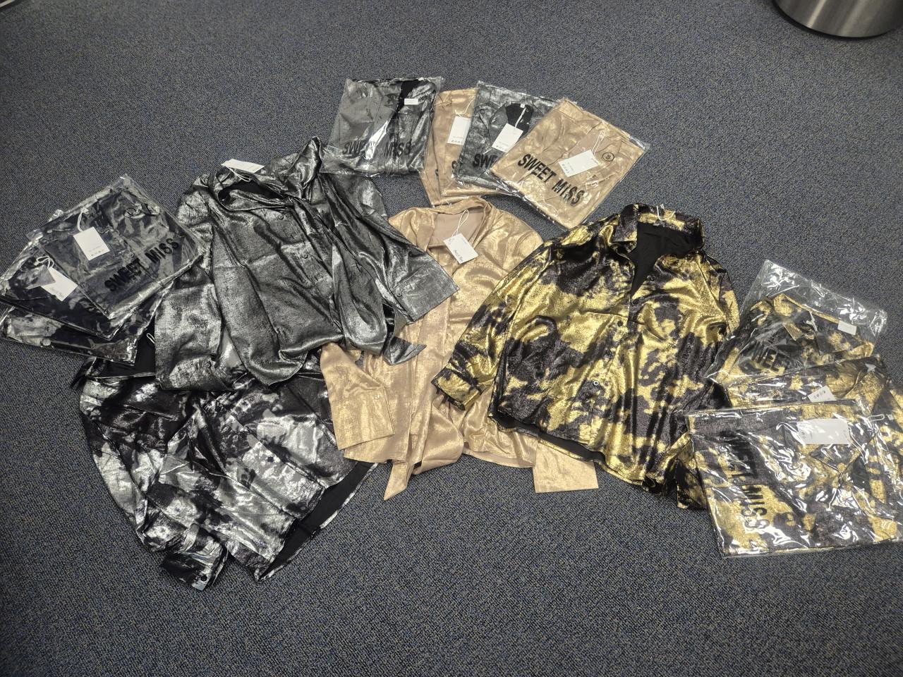 Partij van 15 nieuwe blouses