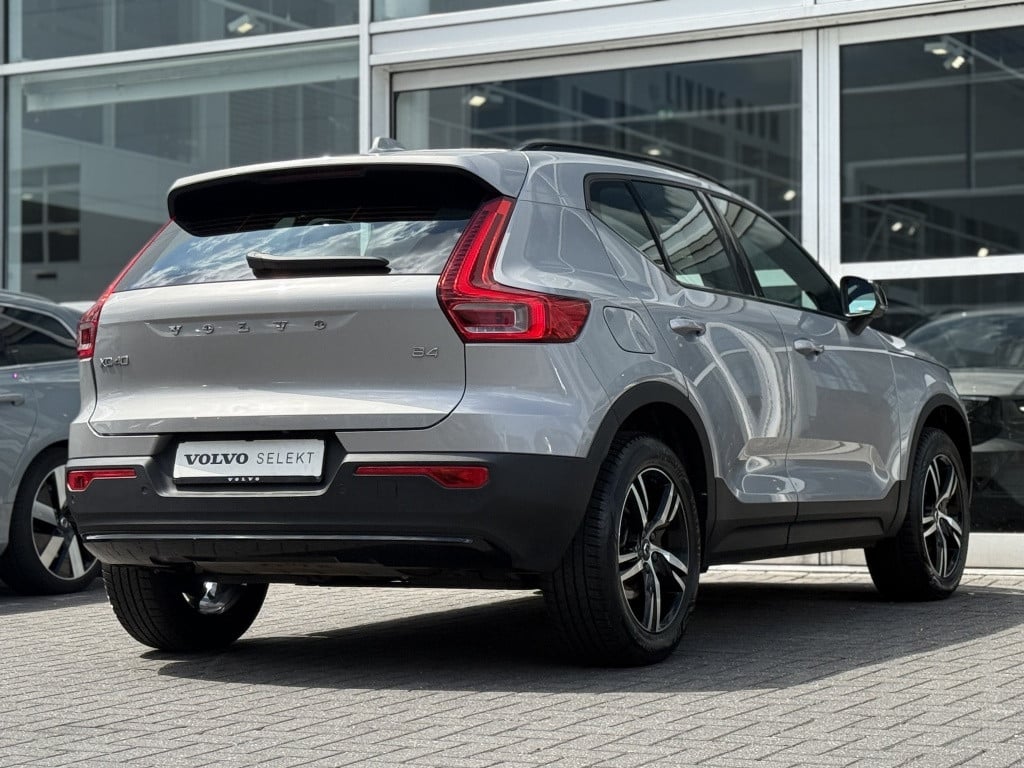 Volvo XC40 2.0 b4 plus dark