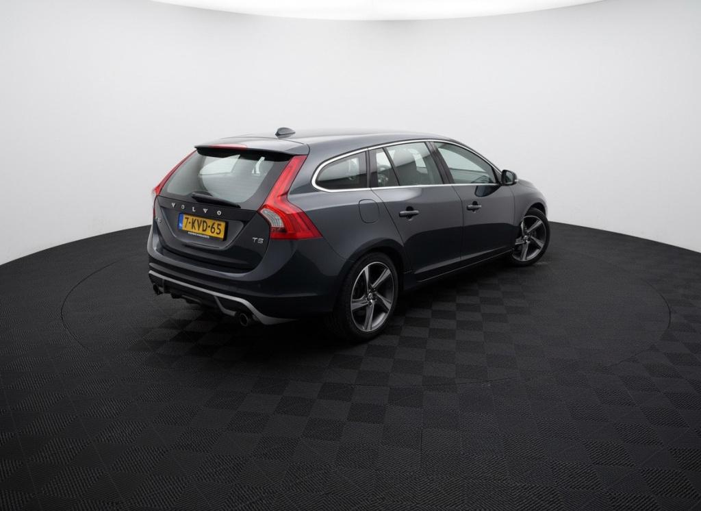 Volvo V60 1.6 t3 r-design