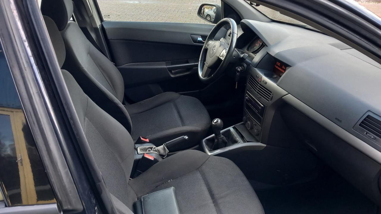 Opel Astra H 1.6 Assentia 5deurs bj:2004 airco apk 9-2026