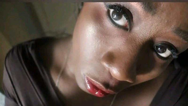 Foto Model Aangeboden