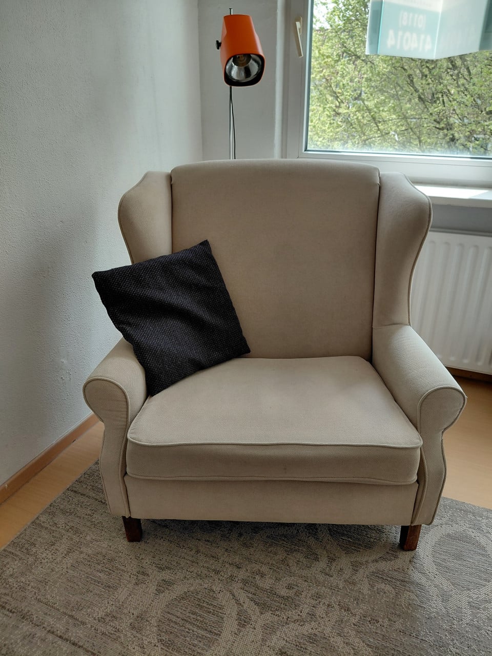 Gratis bank, bed, 2 stoelen, tafel