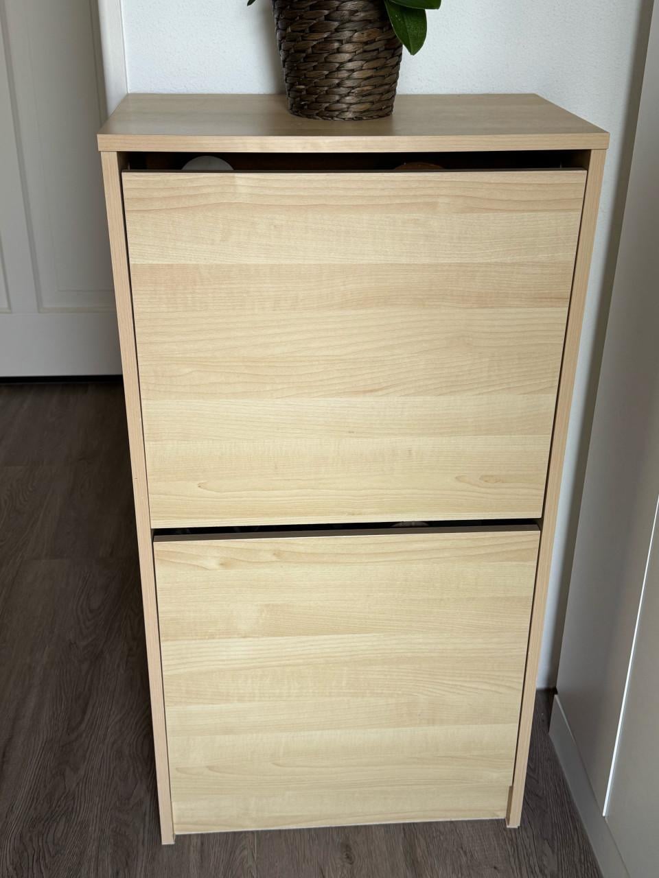 Leuk schoenenkastje met 2 kleppen
