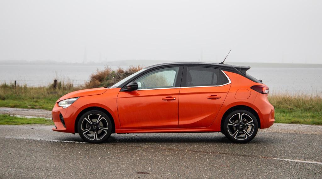 Opel Corsa 1.2 turbo automaat / carplay / camera / dealer auto