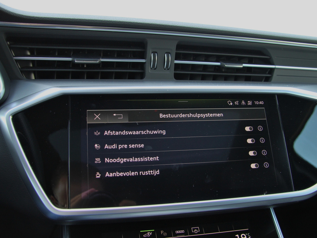 Audi A6 avant 55tfsi e hybrid 367pk quattro competition s-line | pano dak |
