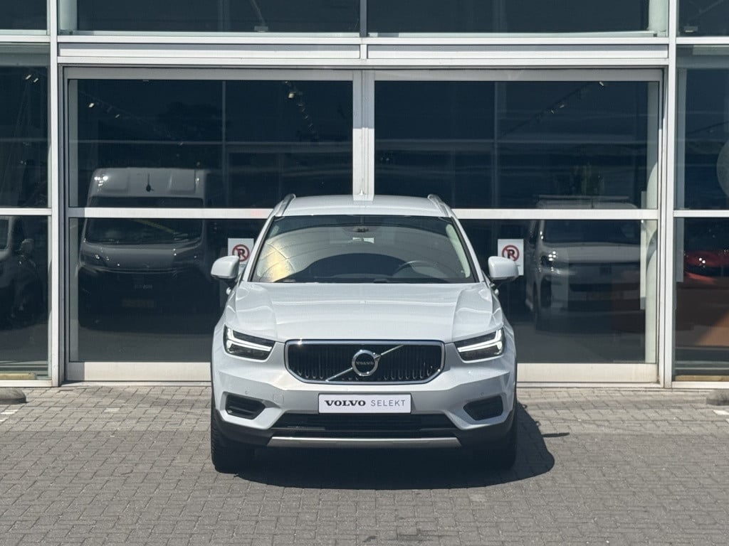 Volvo XC40 1.5 t5 te moment pro