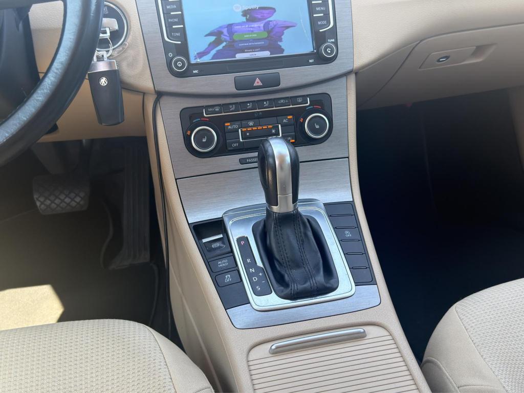 Volkswagen Passat variant 1.4 tsi highline automaat clima pdc trekhaak