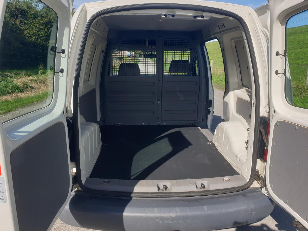 Volkswagen caddy 1.9 tdi 2010 apk airco