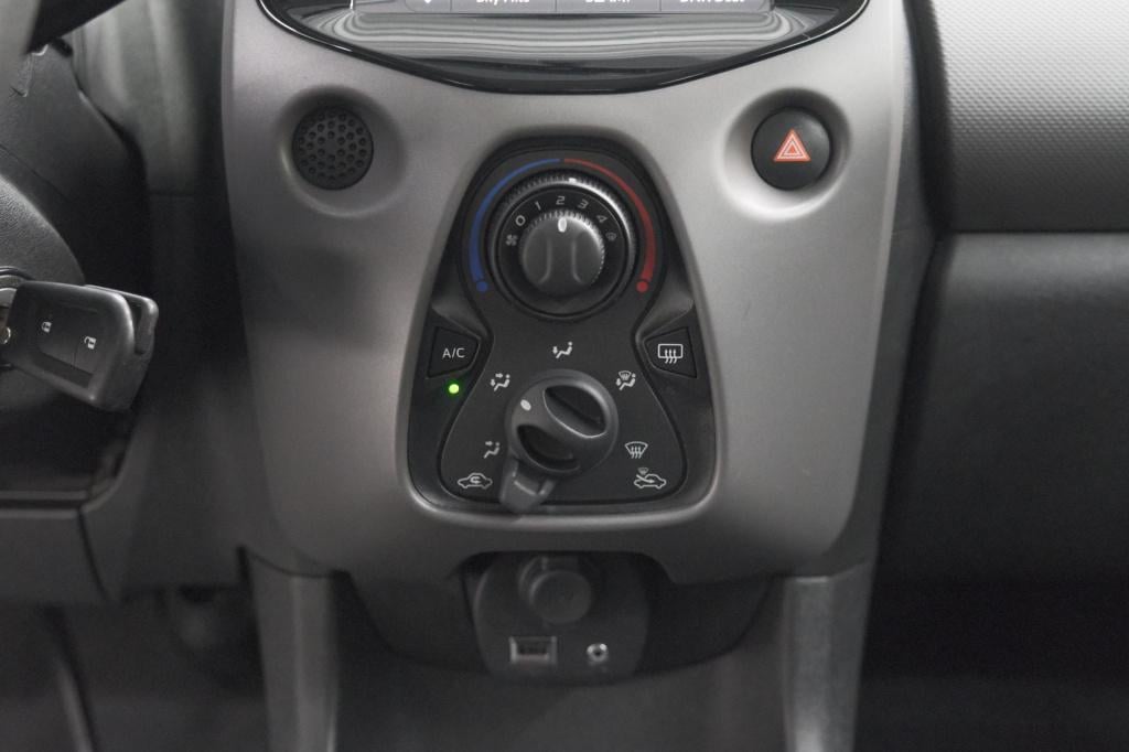 Peugeot 108 1.0 e-vti active | camera | apple carplay | airco | allseason b