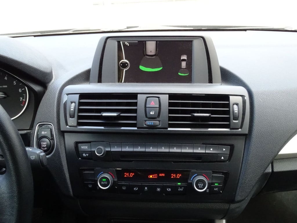 BMW 1 Serie 114i | 18" | bluetooth