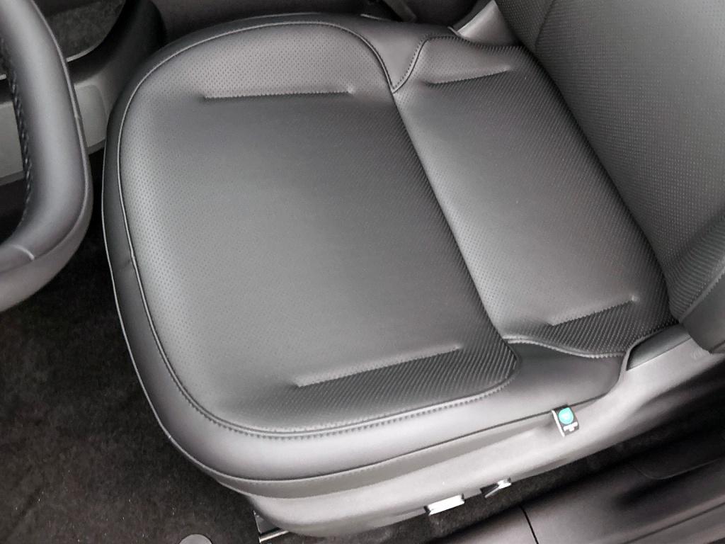 Leapmotor B03x promax design 53 kwh  voorraad | galaxy silver | 382 km wltp