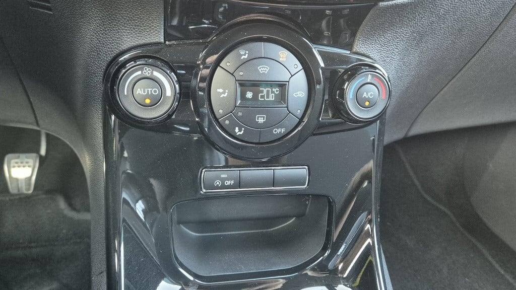 Ford Fiesta 1.0 ecoboost. sport*navi*airco*pdc*lmv*nap*