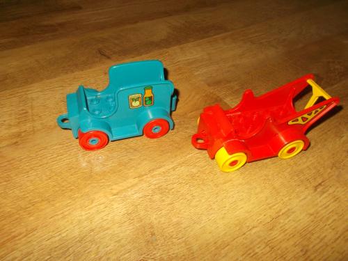 Lego Duplo - Auto's, bootje, figuren, benzine pomp, etc.