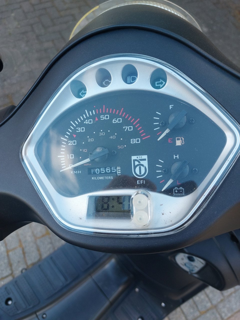 Te koop prima BTC Riva blauw kenteken ) scooter promo.
