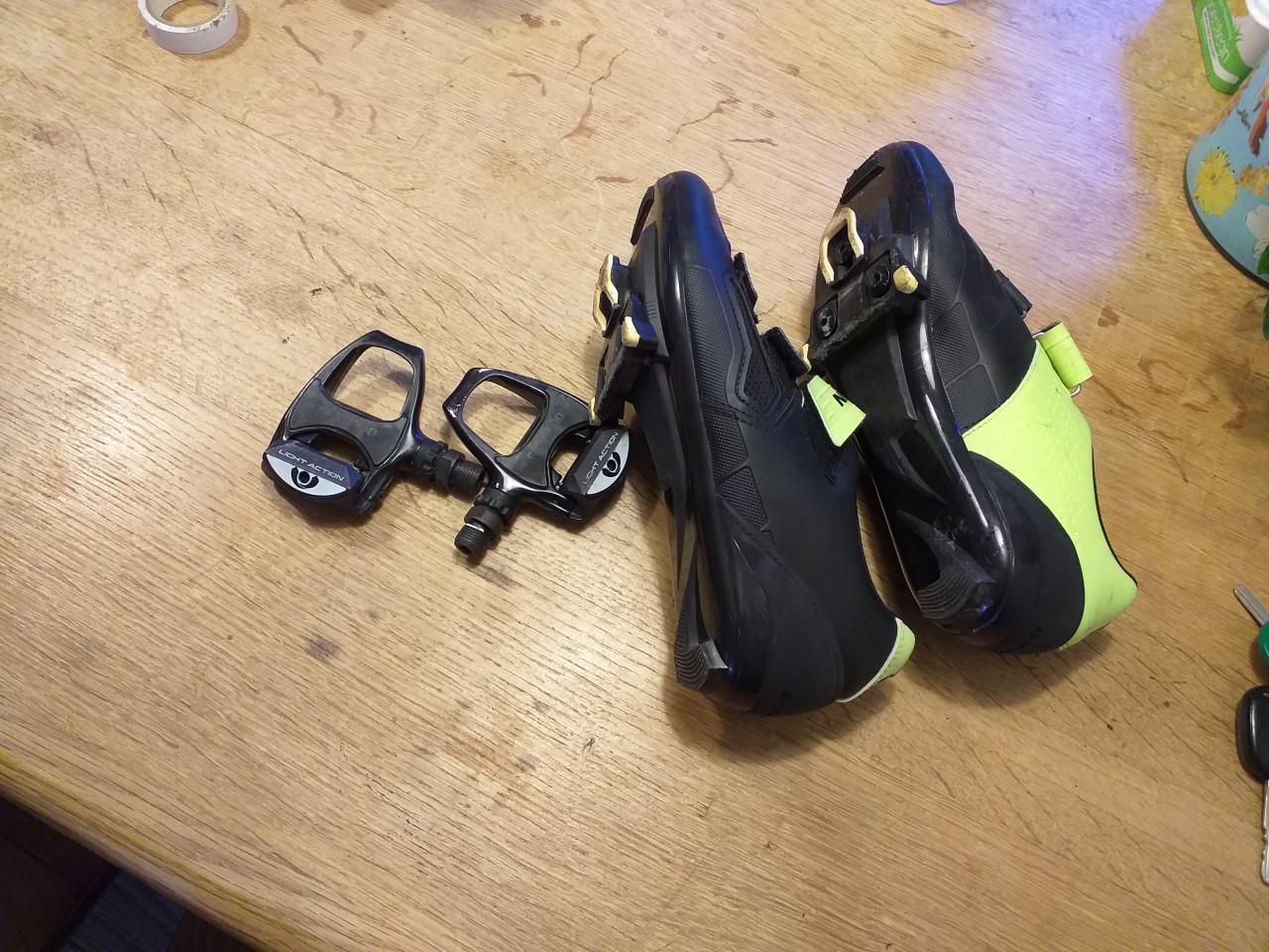 """""NIEUWE RACESCHOENEN maat 41  MET TRAPPERS""""