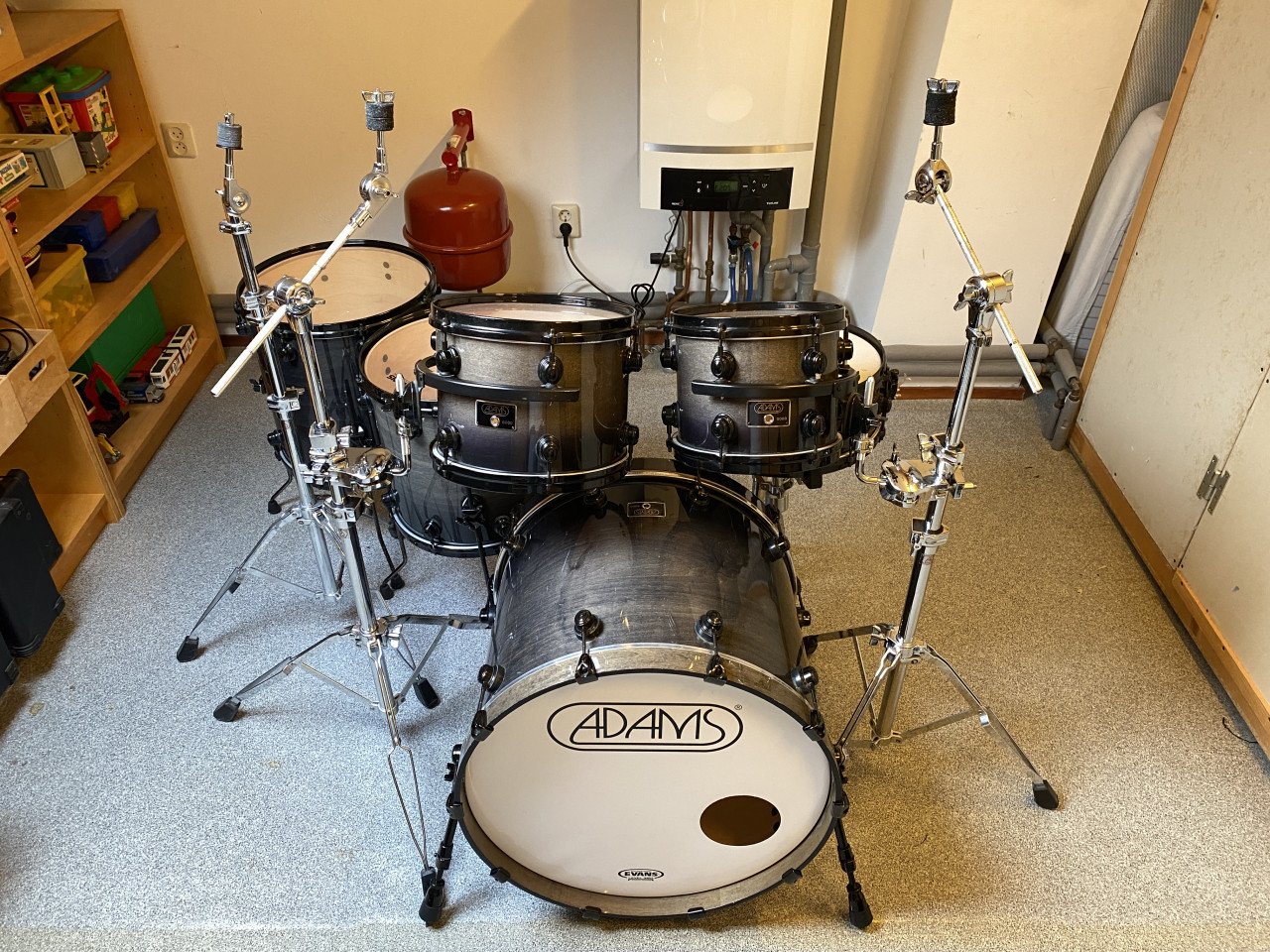 Adams 8000 drumkit