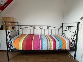 Te koop: Zo goed als nieuw bed inclusief lattenbodem en matras
