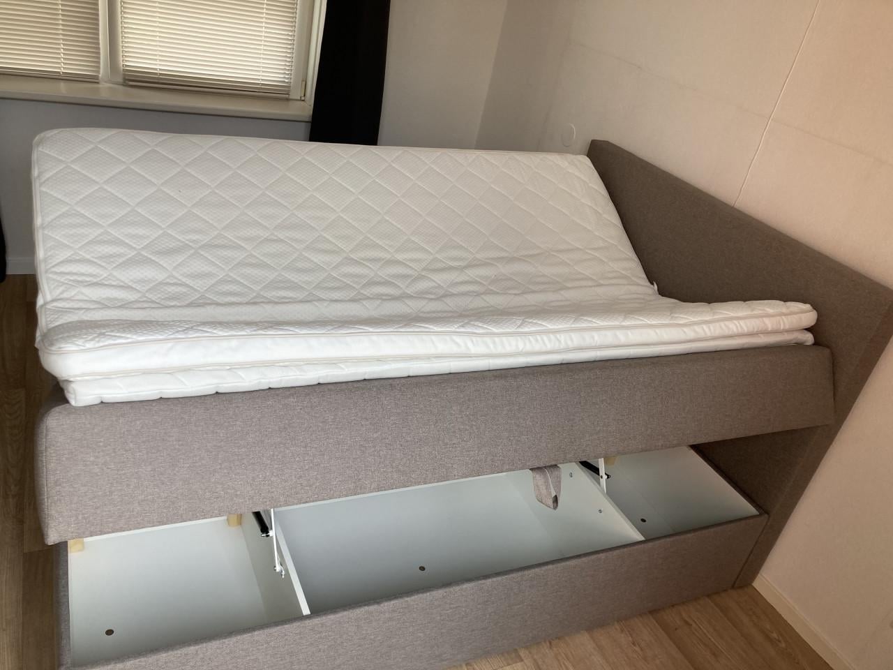 Bed 1.40 x 2.00