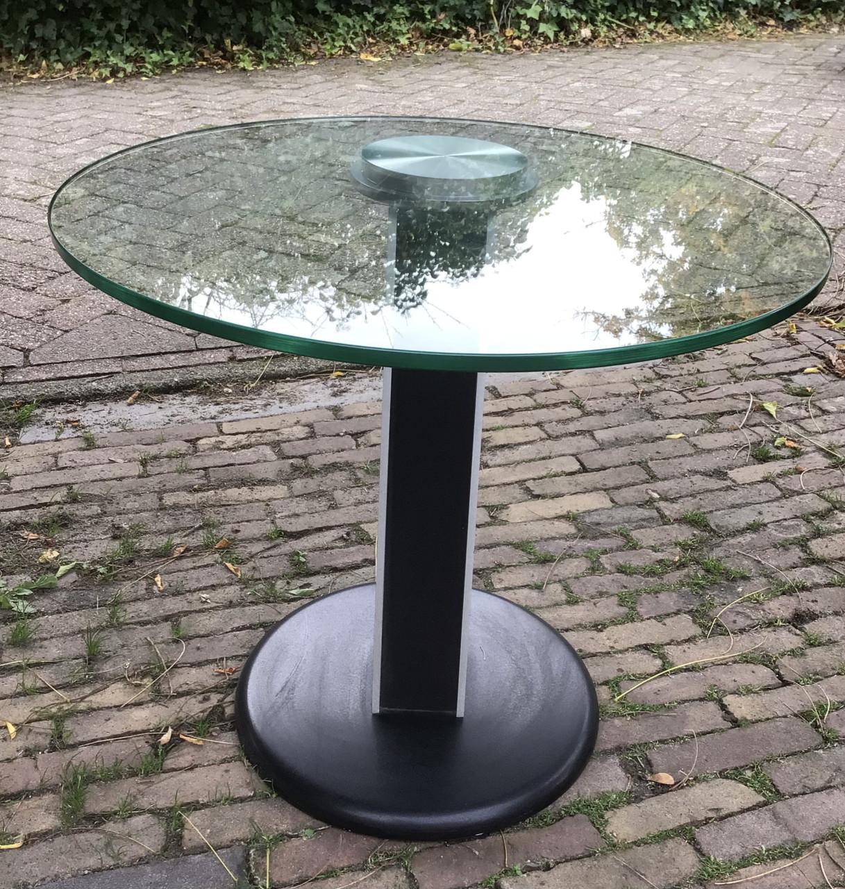 Glazen tafeltje