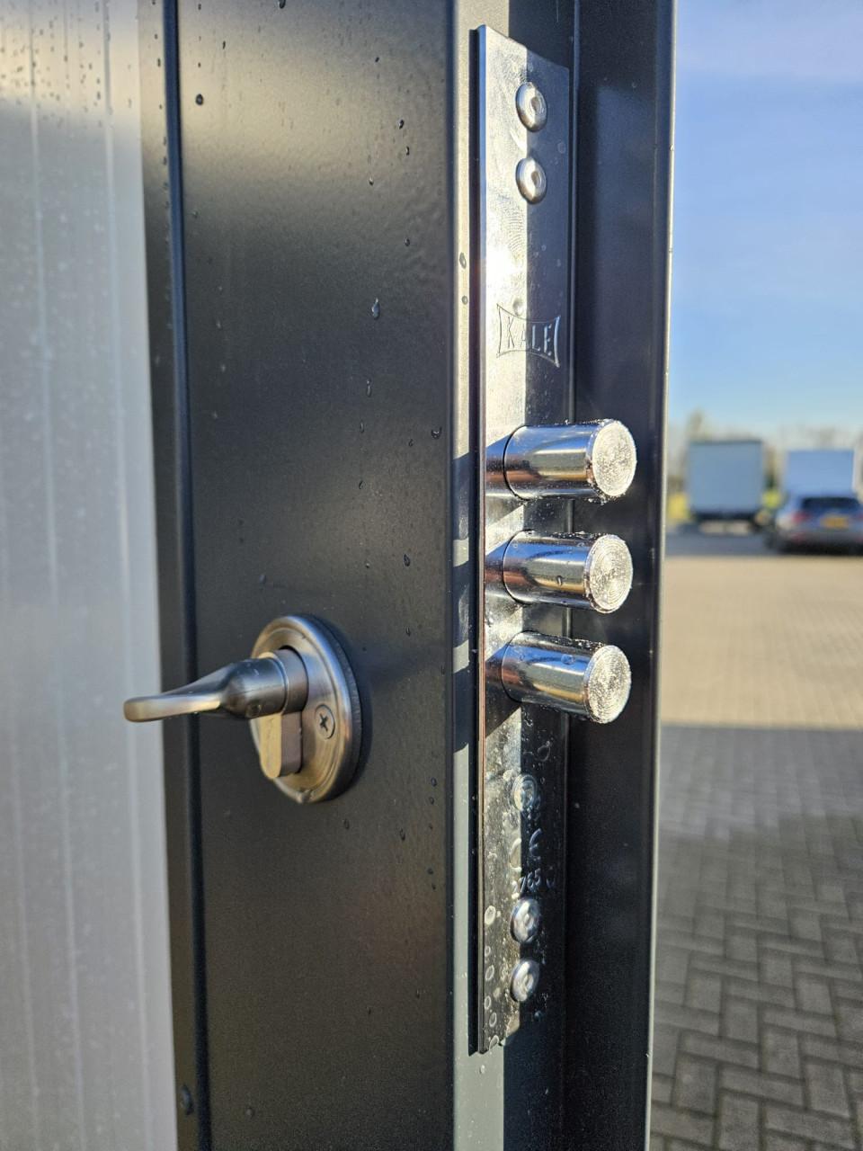 GEISOLEERDE OPSLAGCONTAINER