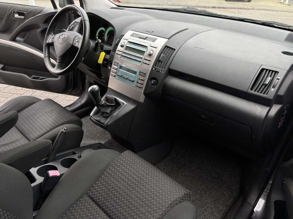 Toyota Corolla Verso 1.8 vvt-i luna 7persoons/trekhaak