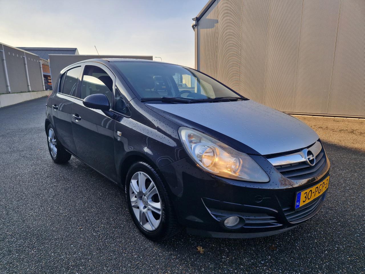 Opel Corsa 1.4-16V '111' Edition