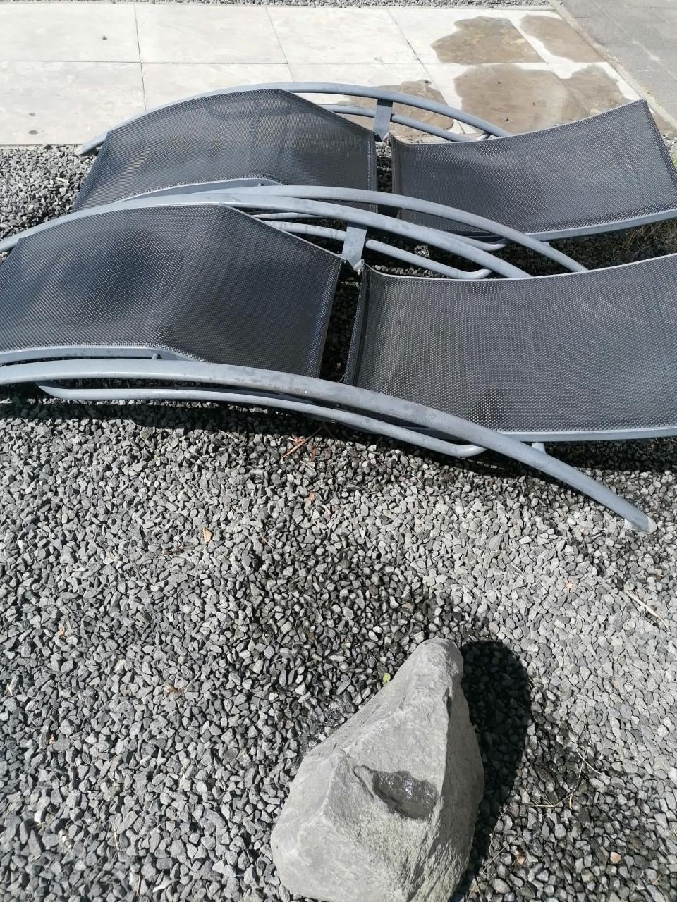 2 ligstoelen intratuin samen € 20,00