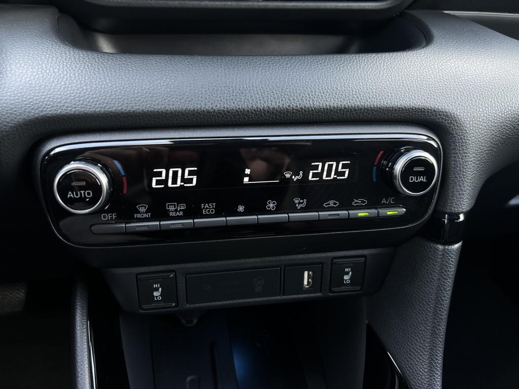 Toyota Yaris 1.5 hyb. launch ed. | stuurverwarming | stoelverwamring | dode