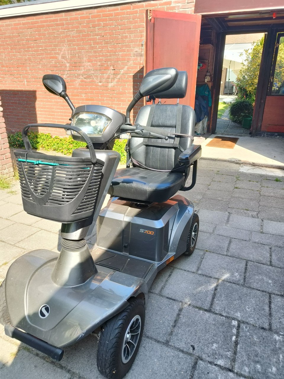 Scootmobiel sterling s700 nieuwe accu twv. €800
