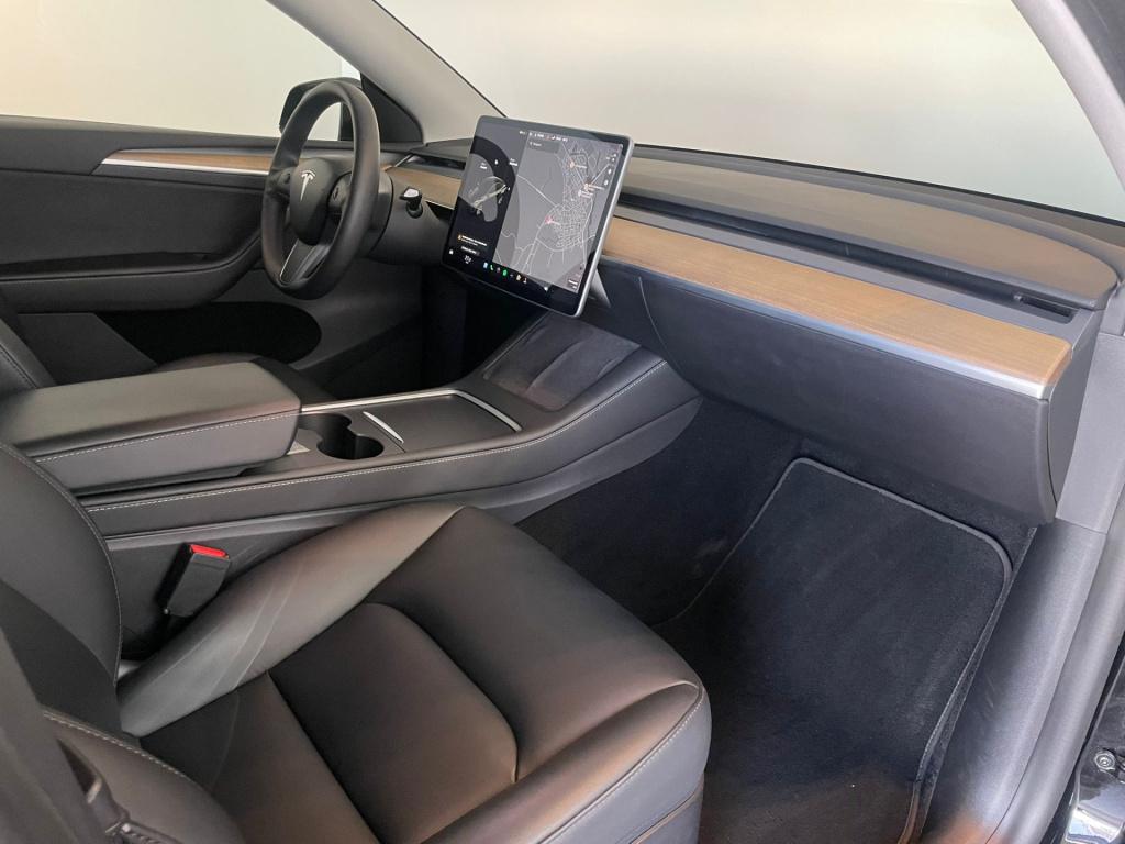 Tesla Model Y long range awd 75 kwh