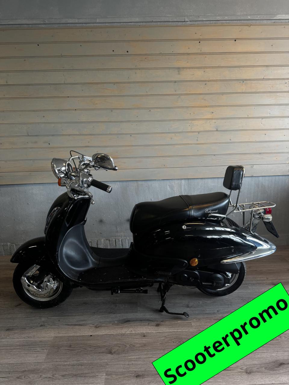 RETRO SCOOTER (geel kenteken)