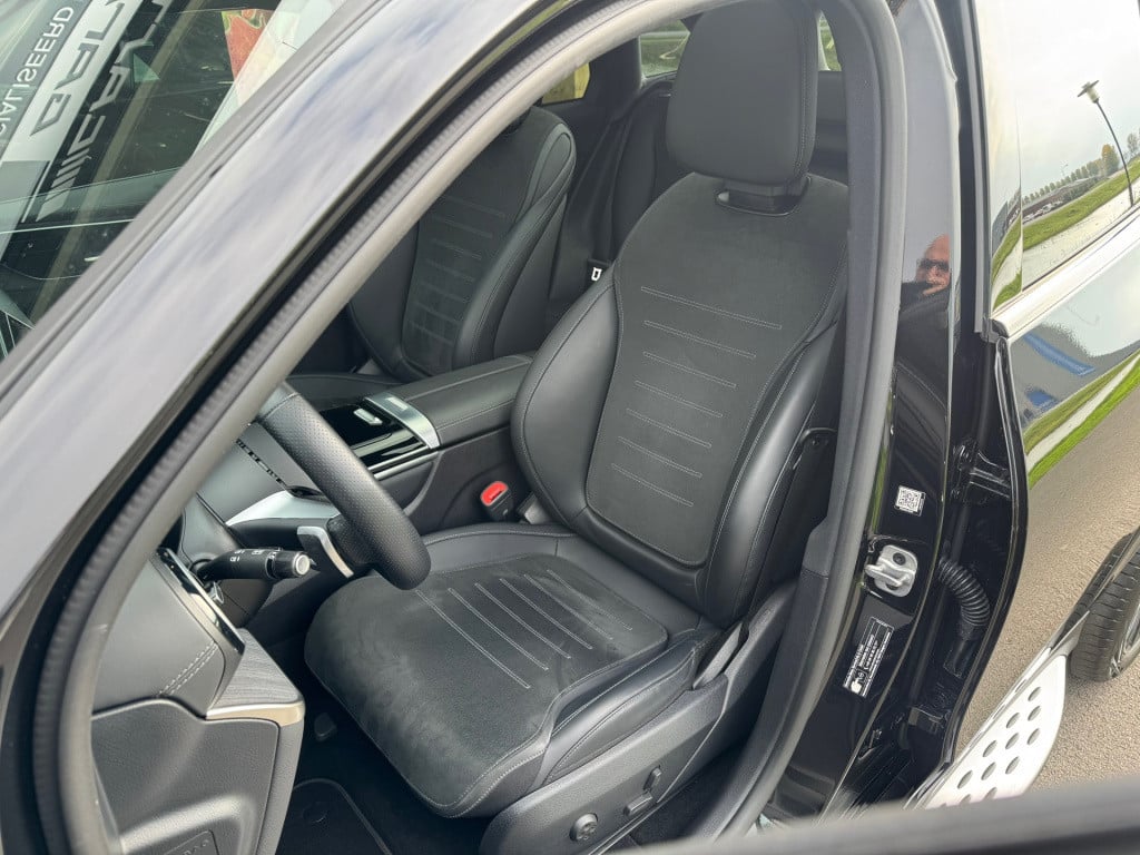 Mercedes-Benz Glc 200 4matic amg line automaat , elektrische trekhaak panor