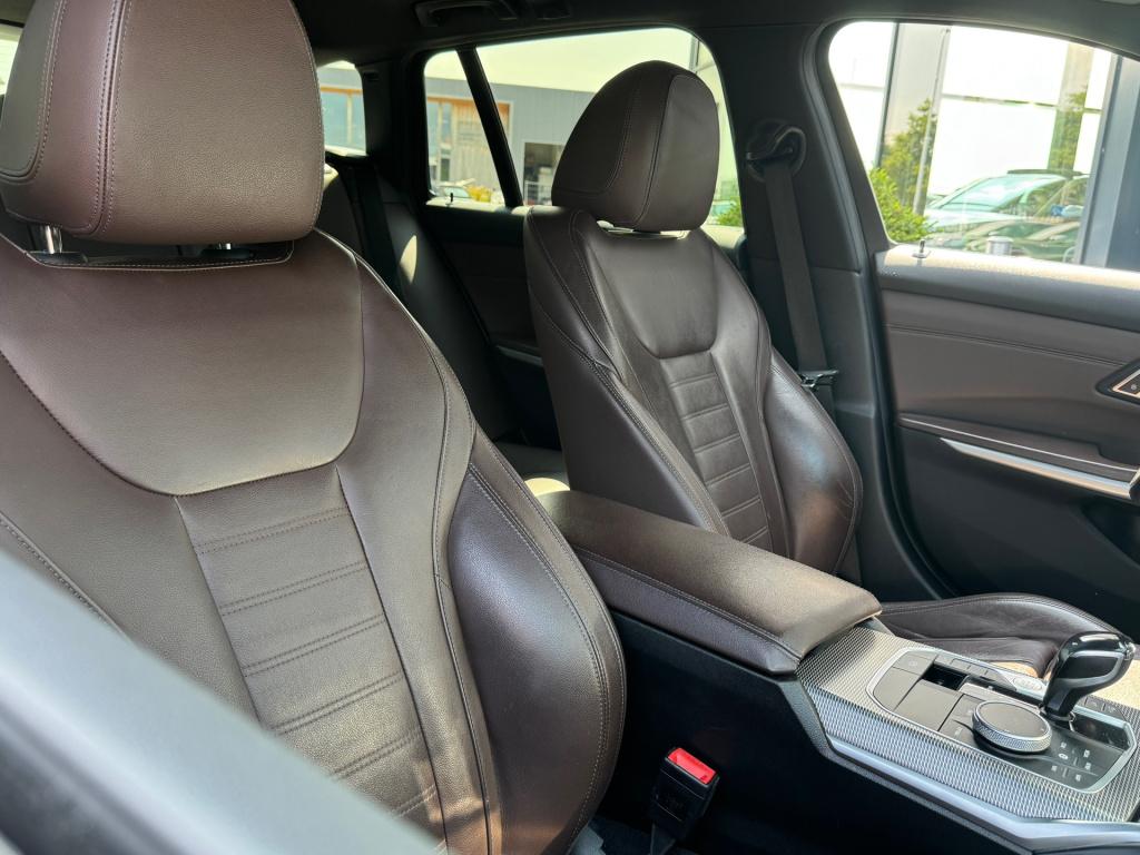 BMW 3-serie touring 330i introduction high executive * panoramadak * 360 ca