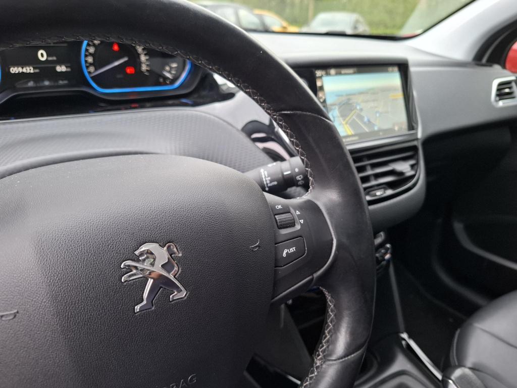 Peugeot 2008 suv 1.2 allure pano/clim/lmv/trekhaak