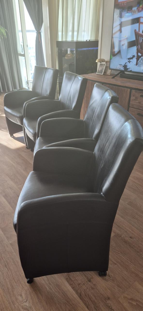 Eetkamerstoelen op wieltjes