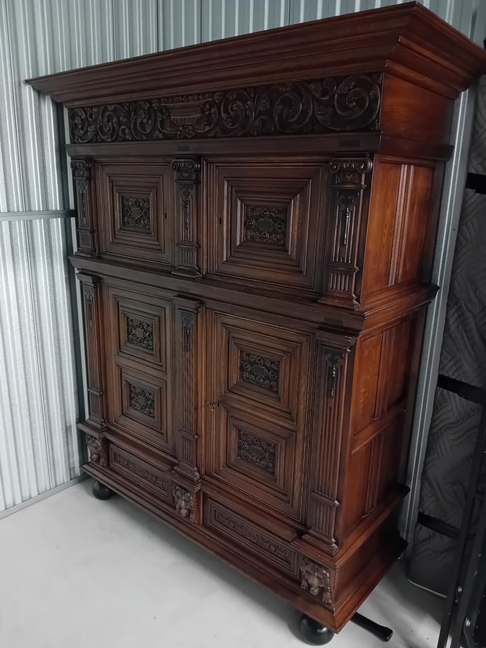 Te koop Eikenhouten Keeftkast